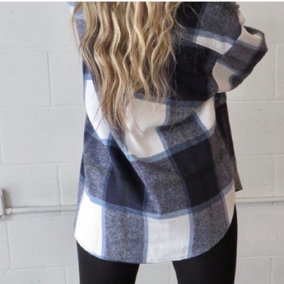 Pretty little thing plaid shirt - Picture 3 of 3